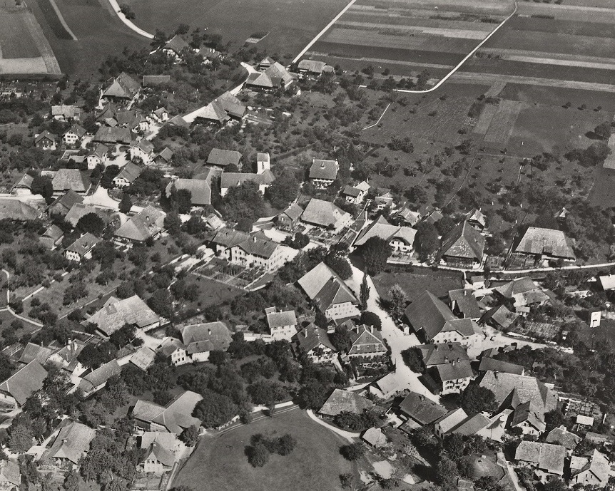 Koppigen 1928 Koppigen von oben in schwarz-weiss fotografiert im Jahr 1928.
