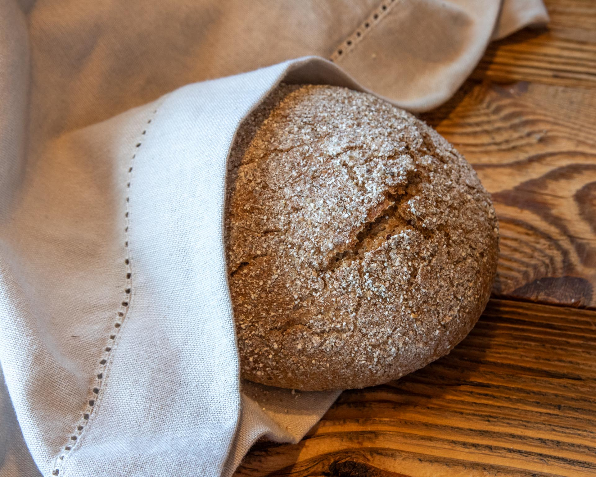 Roggenschrotbrot - Monatsbrot im Oktober