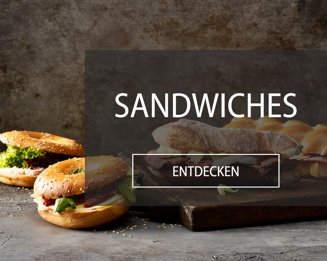 Leckere Finesse, Bagel und Zopf Sandwiches gefüllt mit Käse, Salami und Roastbeef.