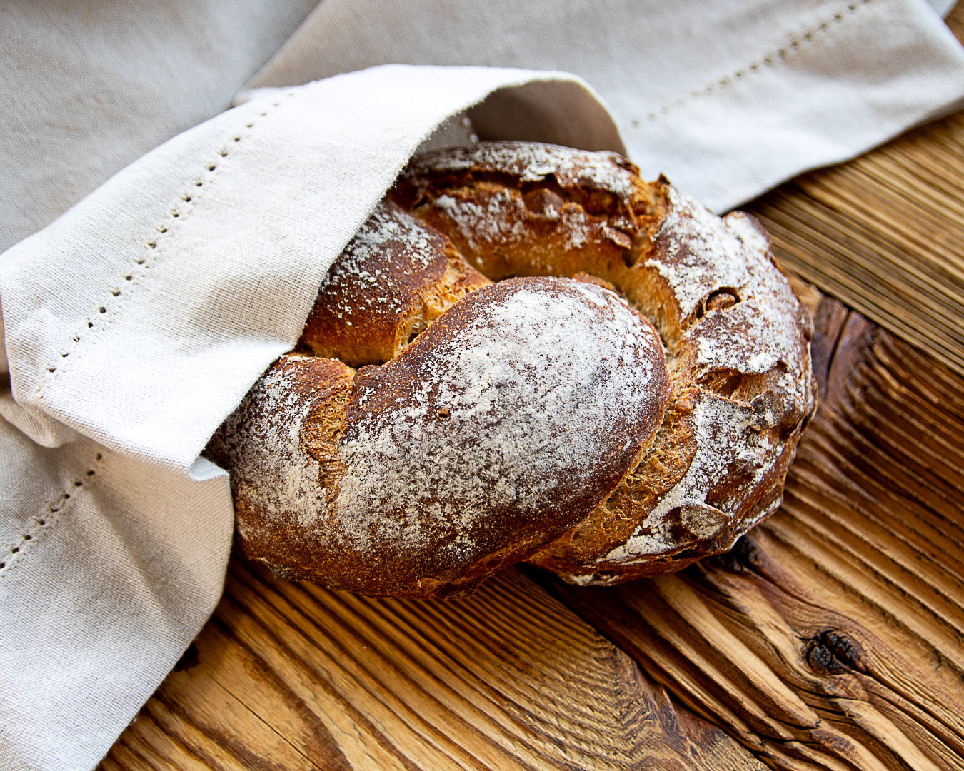 Macadamiabrot - Monatsbrot im Mai