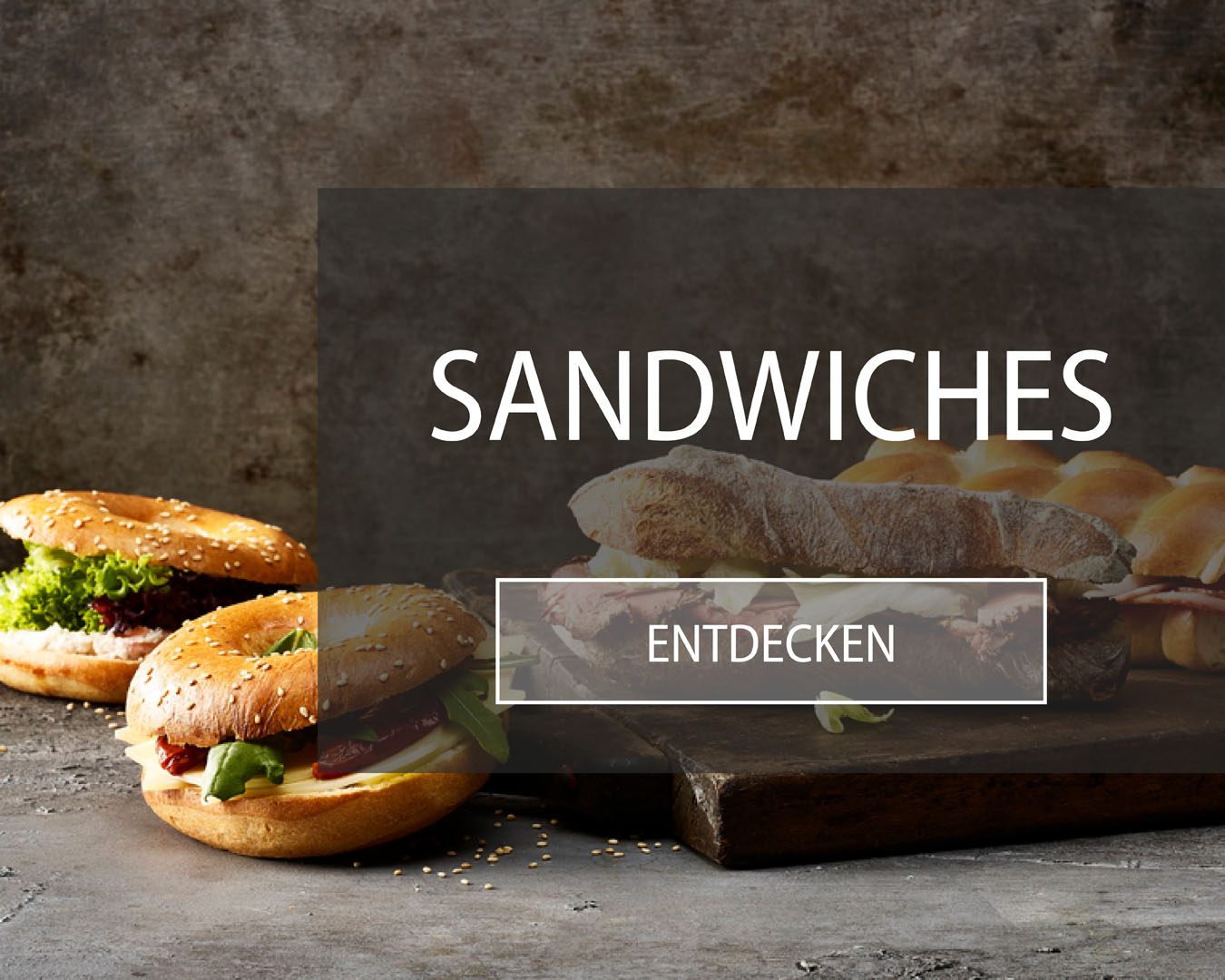Leckere Finesse, Bagel und Zopf Sandwiches gefüllt mit Käse, Salami und Roastbeef.