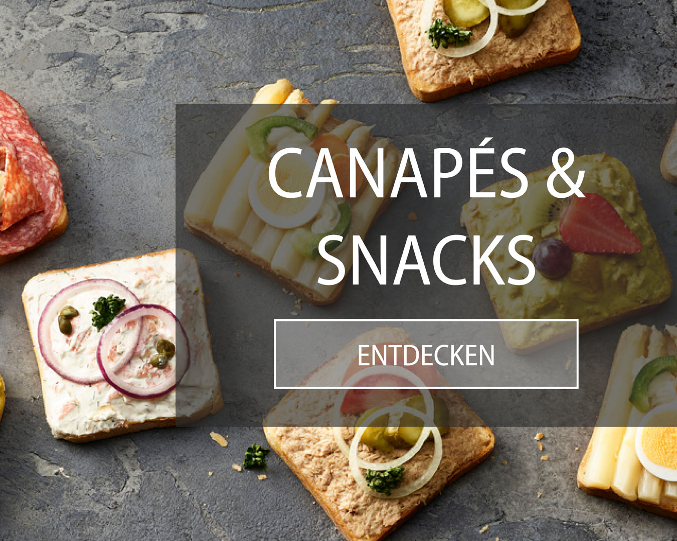 Verschiedene belegte Brötchen mit Lachs-Frischkäse, Spargel, Thon, Poulet-Curry oder Salami.