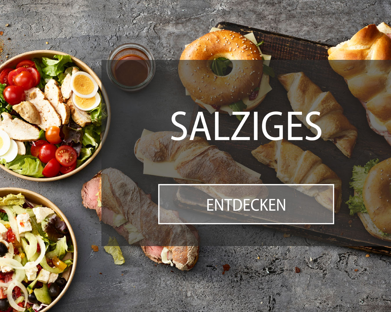 Salate, Sandwiches und Schinkengipfeli aus dem Take-Away Sortiment.