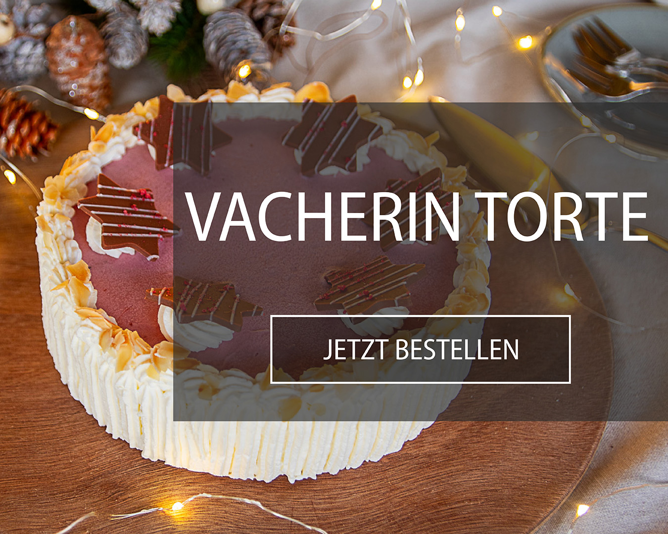 Vacherintorte mit Erdbeerglace, garniert mit Schoggisternen