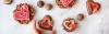 Verschiedene Valentinstagsspezilaitäten wie Rocher Herzen, Schoggi Herzen mit Haselnusskrokant und Schoggi Herzen, gefüllt mit Wienerkonfekt.